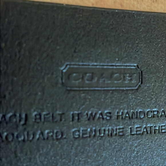 Coach Women’s Substantial Black Leather Brass Buckle Grommets Belt Size M - Picture 5 of 6